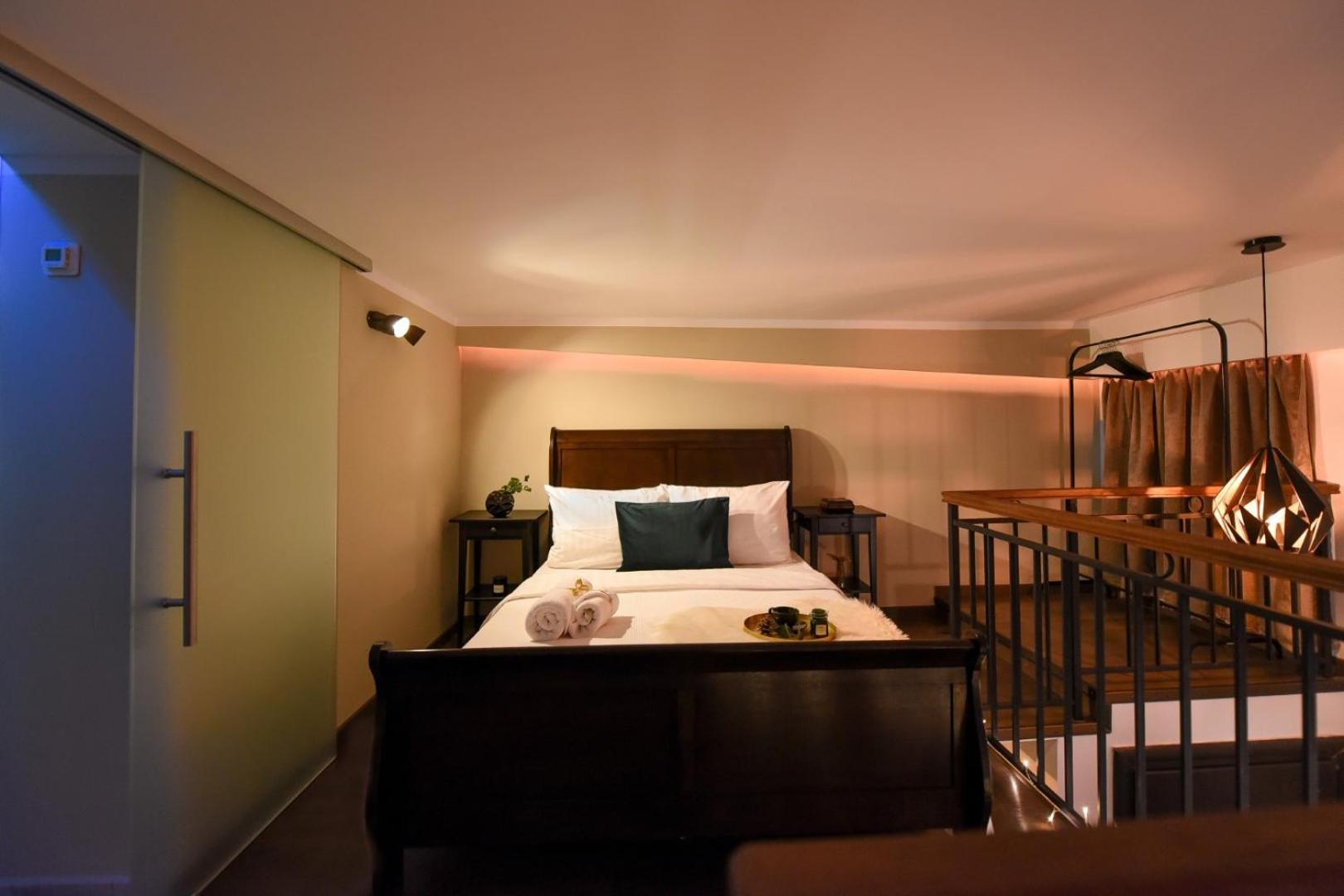 Central Comfort - Duplex-Style Studios On Regina Elisabeta Bucharest Room photo