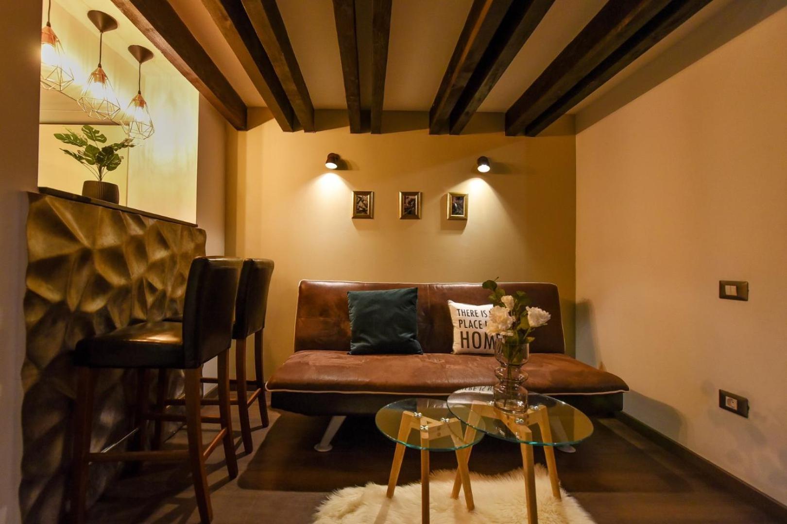 Central Comfort - Duplex-Style Studios On Regina Elisabeta Bucharest Room photo
