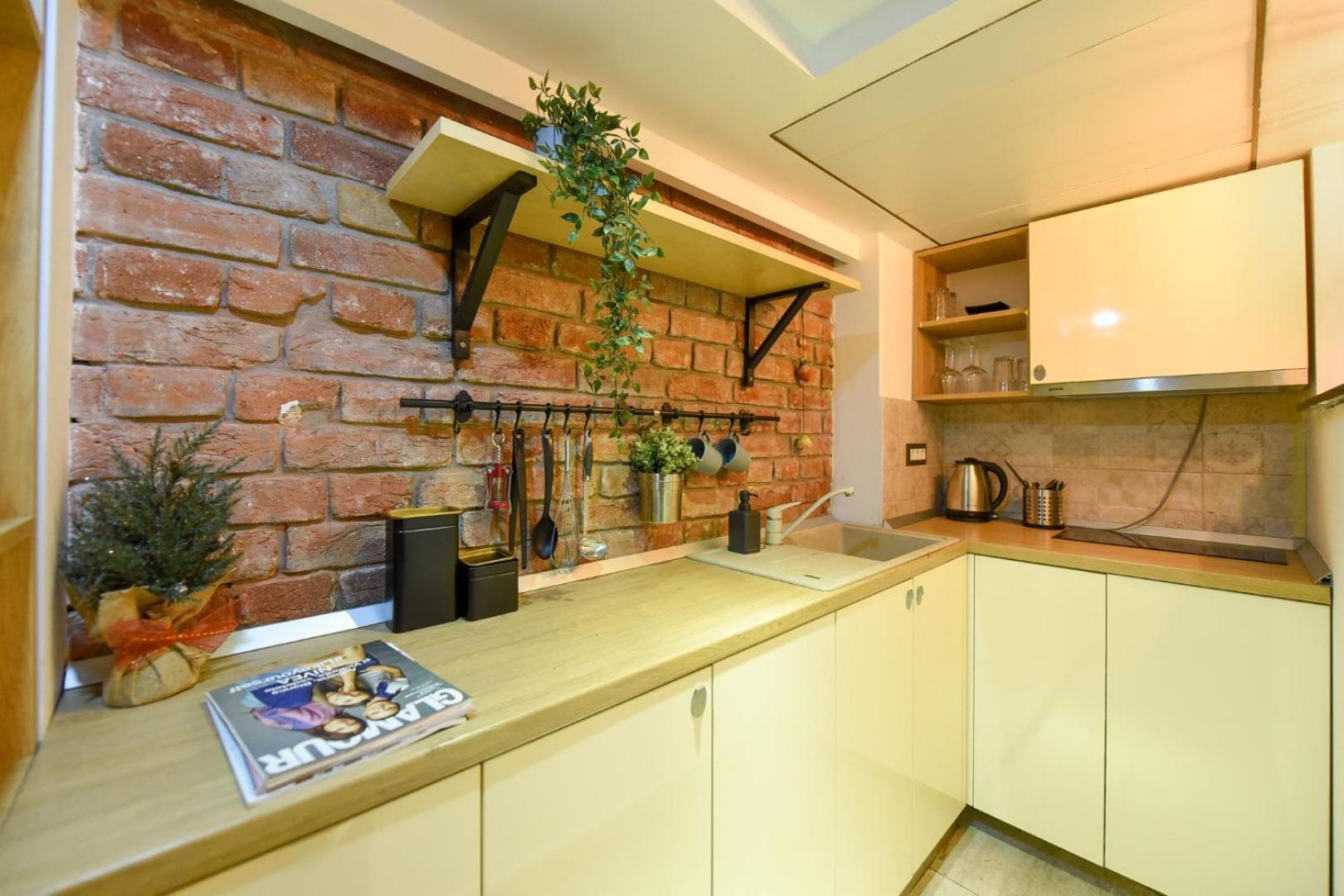 Central Comfort - Duplex-Style Studios On Regina Elisabeta Bucharest Room photo