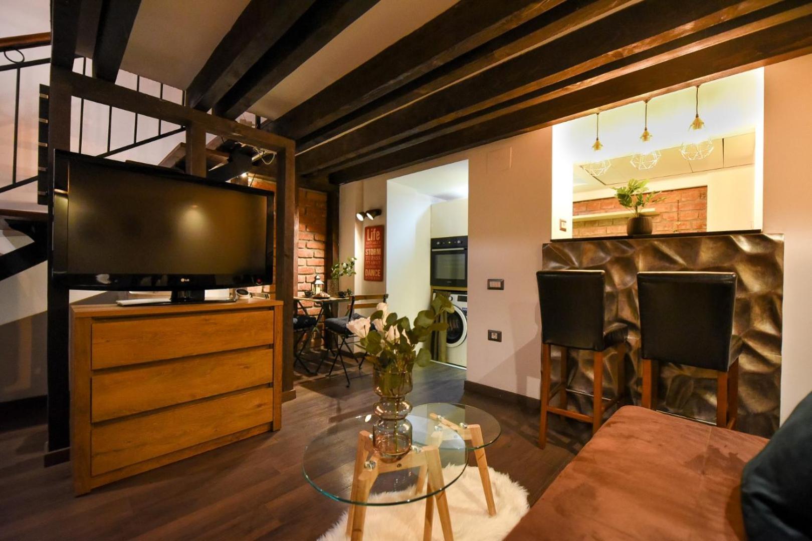 Central Comfort - Duplex-Style Studios On Regina Elisabeta Bucharest Room photo