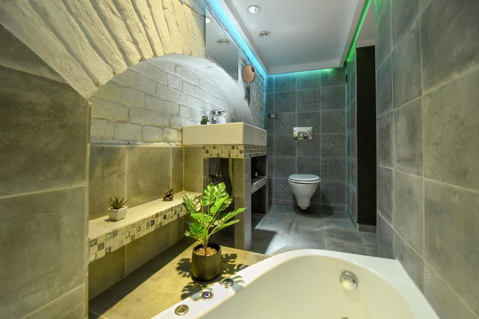 Central Comfort - Duplex-Style Studios On Regina Elisabeta Bucharest Room photo